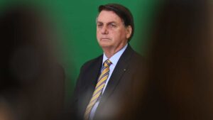 Vítimas da Covid e juristas vão pedir impeachment de Bolsonaro com base na CPI Vítimas da Covid e juristas vão pedir impeachment de Bolsonaro com base na CPI