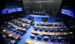 Senado aprova em dois turnos PEC dos Precatórios Senado aprova em dois turnos PEC dos Precatórios