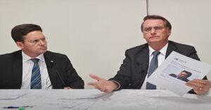 ‘Deixa eu morrer, problema é meu’, diz Bolsonaro durante live ‘Deixa eu morrer, problema é meu’, diz Bolsonaro durante live