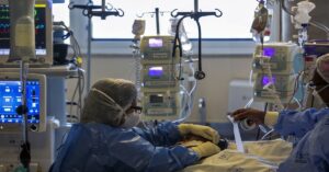 UTIs voltam a ficar lotadas em Porto Velho e no interior UTIs voltam a ficar lotadas em Porto Velho e no interior