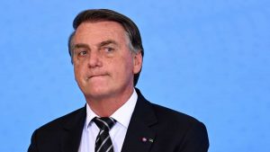 Bolsonaro ataca China e Moro e diz que gostaria de interferir no Enem Bolsonaro ataca China e Moro e diz que gostaria de interferir no Enem
