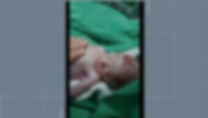 Antes de enterro, agente funerário descobre que bebê dado como morto estava respirando Antes de enterro, agente funerário descobre que bebê dado como morto estava respirando