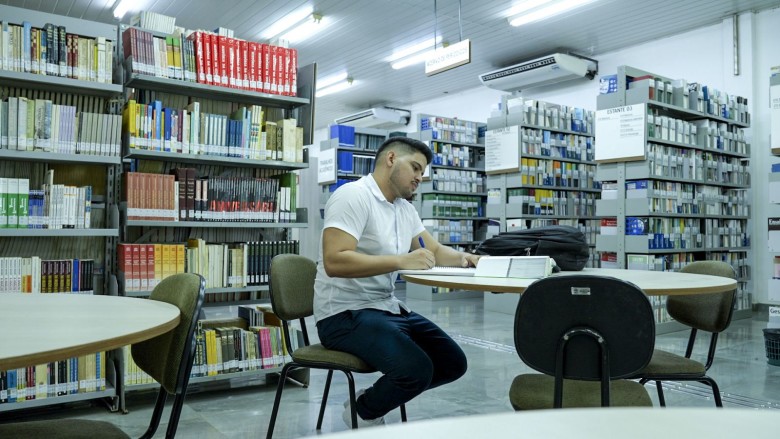 O Programa Faculdade da Prefeitura, já beneficiou quase 1.400 munícipes de Porto Velho.